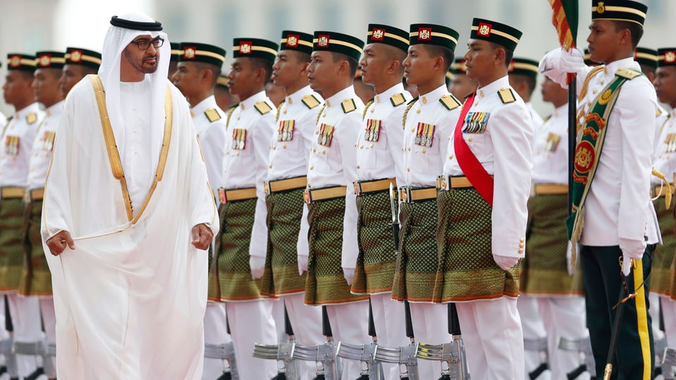Scheich Muhammad bin Zayid Al Nahyan ist Kronprinz der Vereingten Arabischen Emirate, führt aber faktisch fast alle Amtsgeschäfte. Er lud Maudet nach Abu Dhabi ein. 