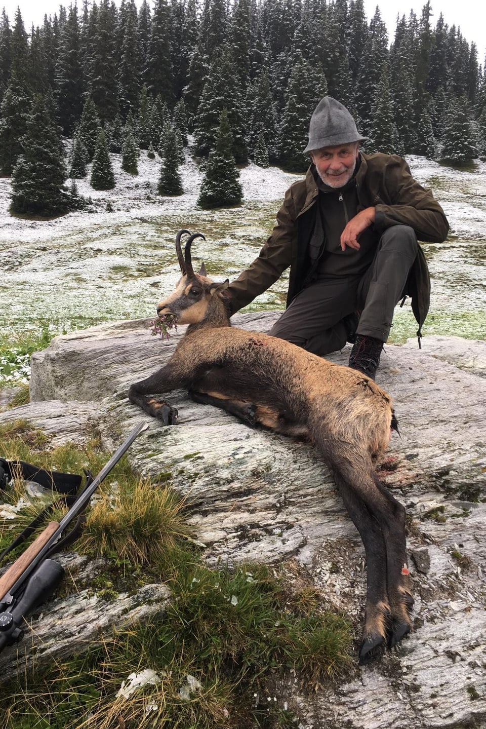 Toni Vinzens cun il buc-chamutsch ch'el ha sajettà ils 6 da settember.