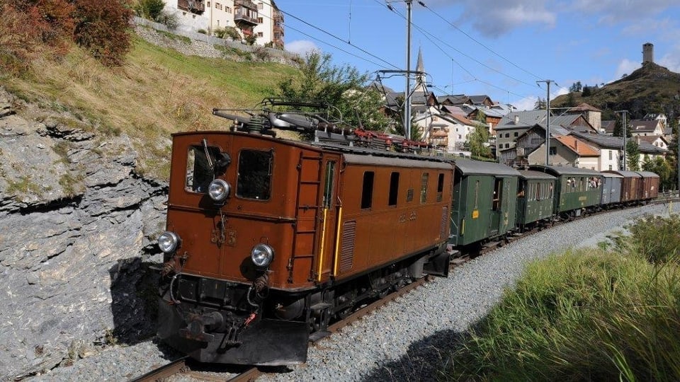 Tren nostalgic da la VR sper Ardez