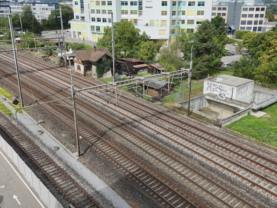 Bahngeleise in Schlieren ZH, Drohnenaufnahme.