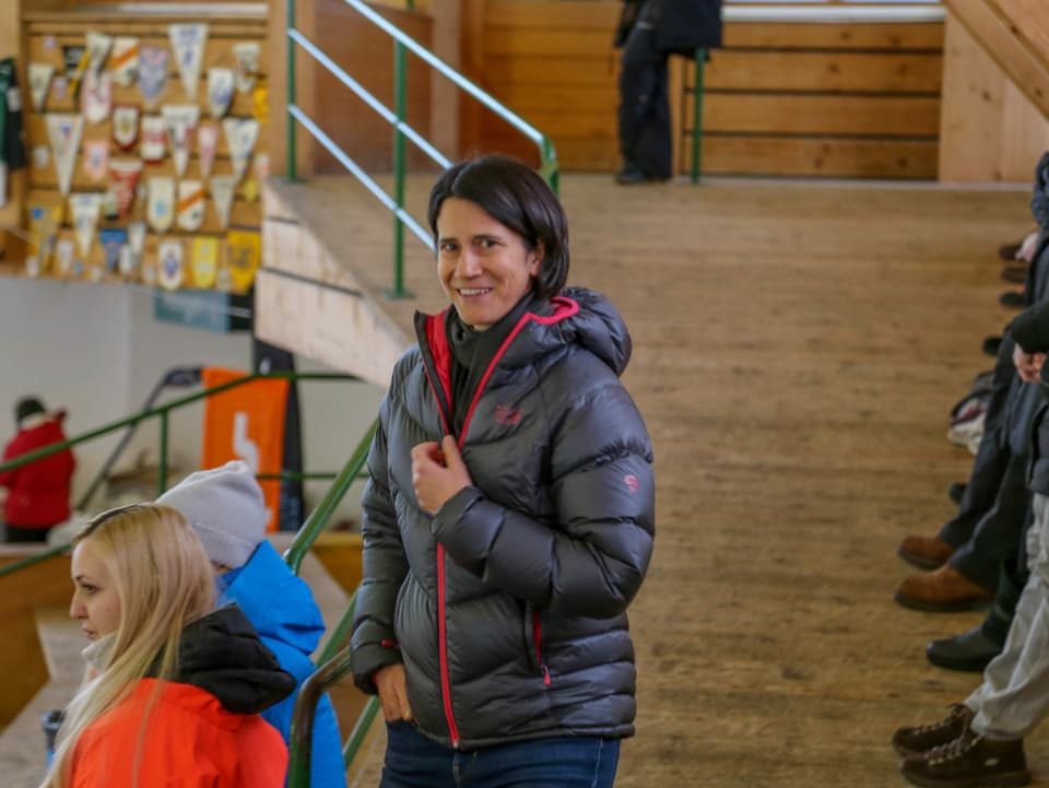 Ulrike Hörler durant in eveniment en la halla da glatsch.