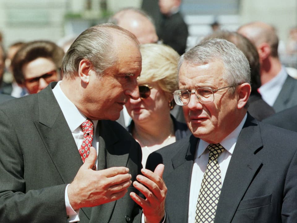 Der österreichische Bundespräsident Thomas Klestil mit Bundesrat Arnold Koller.