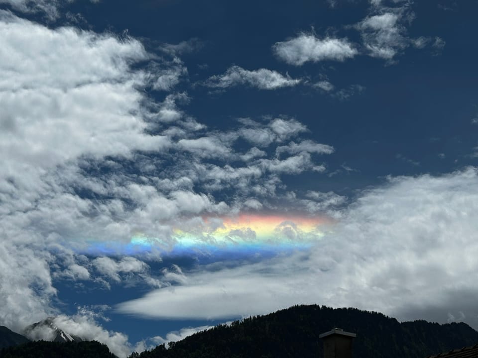 Sehr spezieller Regenbogen heute 14.06.2024, 13:30 am Himmel über der Sulegg