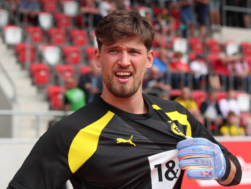 Gregor Kobel im BVB-Trikot.