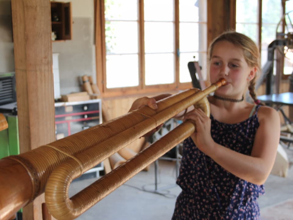 Maëlle spielt Büchel