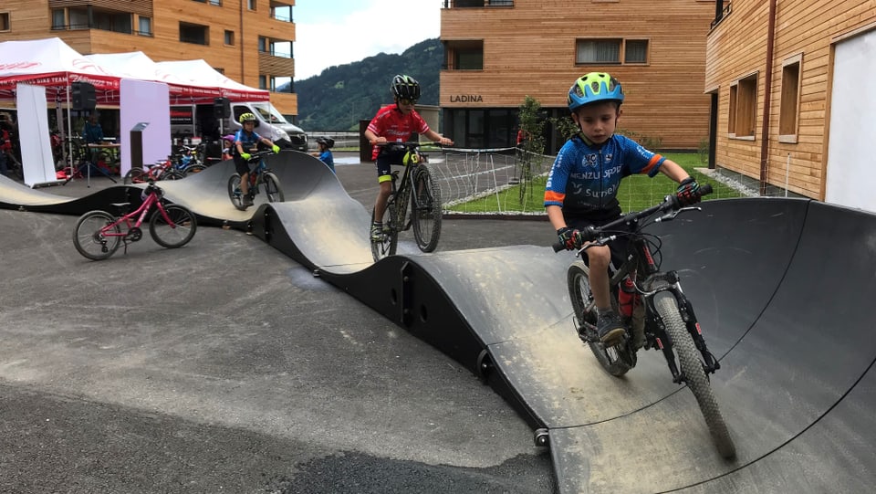 uffants en il pump track