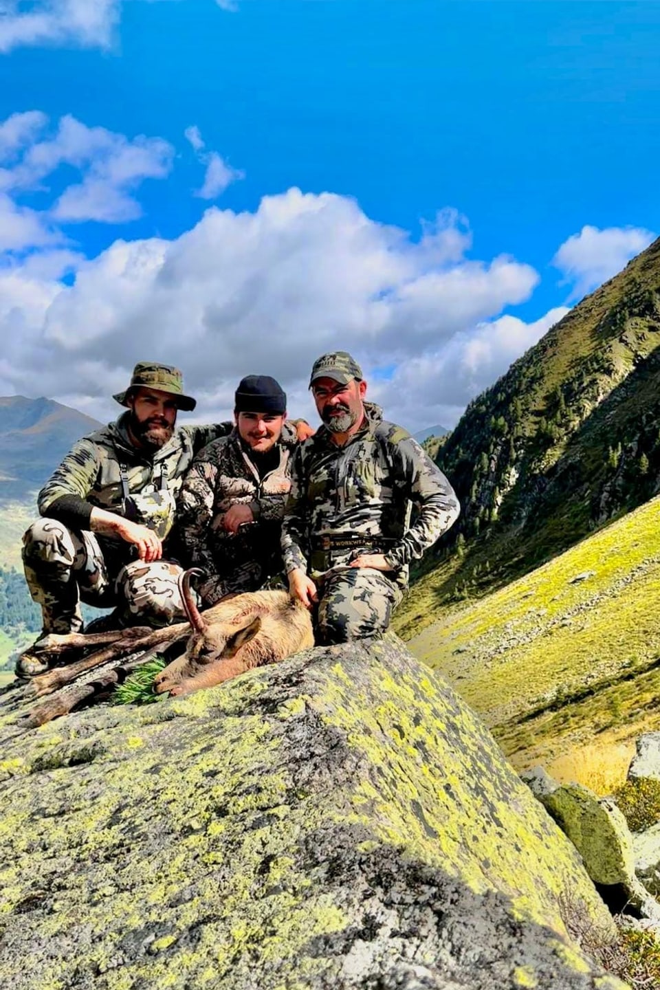 Trio da chatschadurs avant preda