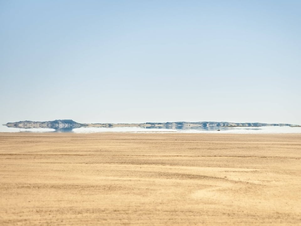 Eine Wüste mit viel Sand.