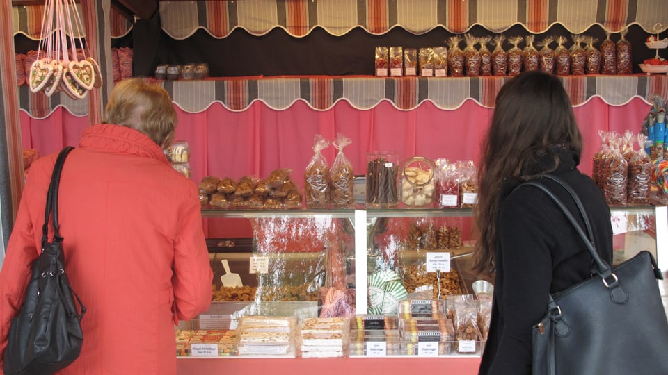 Süssigkeiten-Stand an einem Jahrmarkt