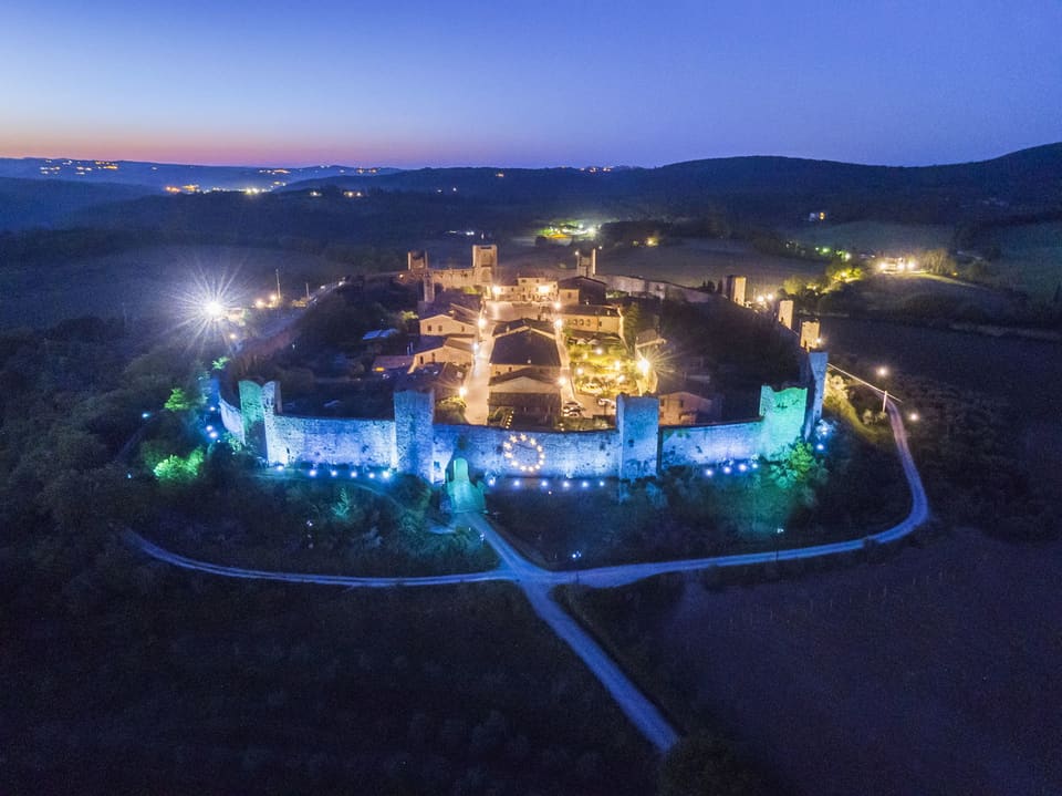 Il chaste Monteriggioni en la Toscana l'onn 2021.