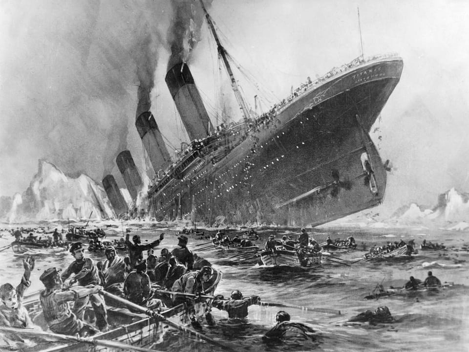 Illustration des sinkenden Titanic-Schiffs mit Rettungsbooten im Meer.