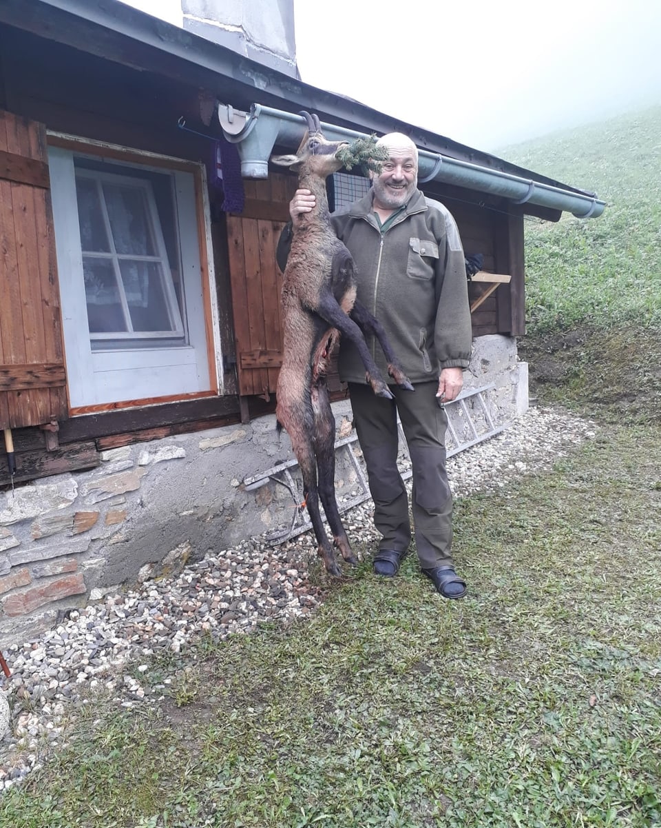 Christian Bruder da Castrisch cun il buc chamutsch sajettà ils 2 da settember a las 06:30.