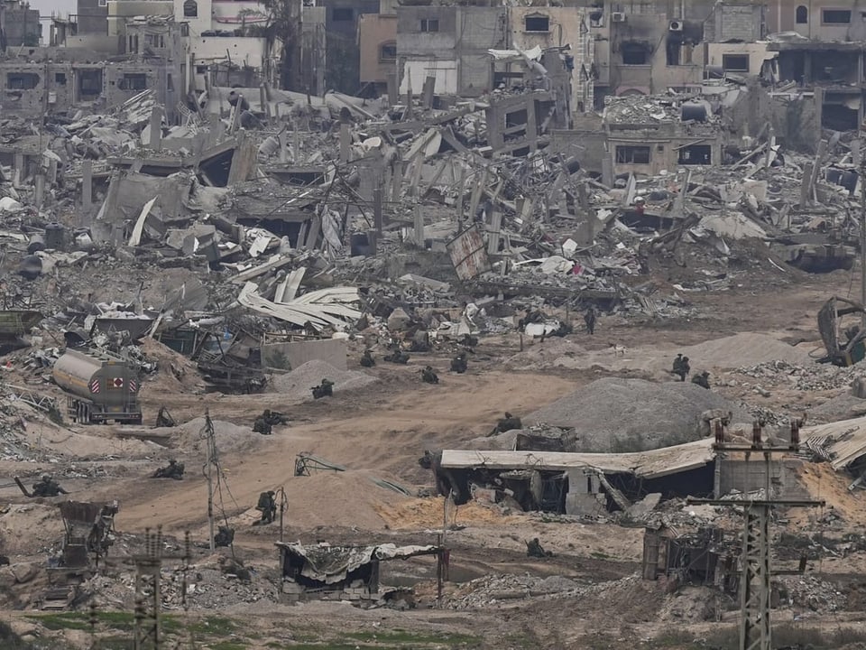 Blick auf verwüsteten Abschnitt des Gazastreifens.