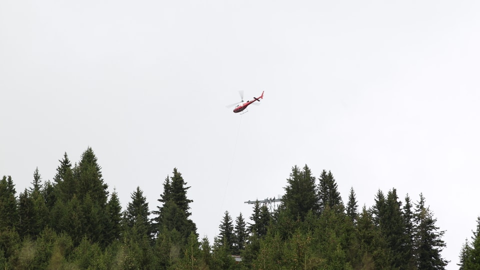 Canera da helicopter en il territori da chatscha. 