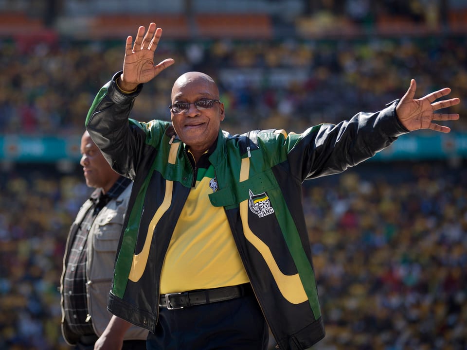Jacob Zuma tanzt bei einer Wahlkampfveranstaltung in Südafrika.