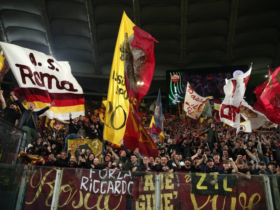 Die römischen Fans beim Halbfinal-Rückspiel gegen Leicester.