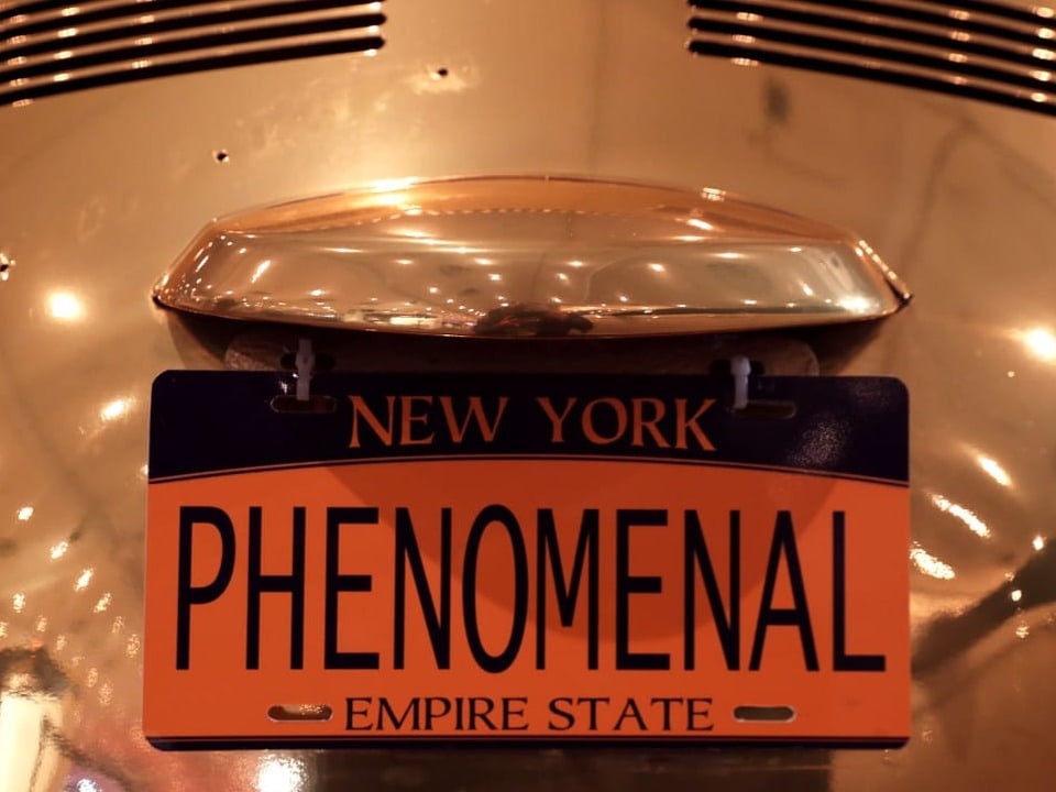 New Yorker Nummernschild mit der Aufschrift PHENOMENAL, Empire State.