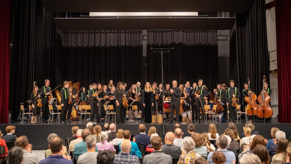 orchester sinfonic sin la tribuna