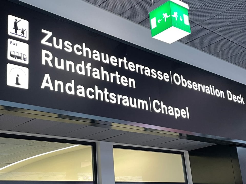 Schild am Flughafen Zürich.