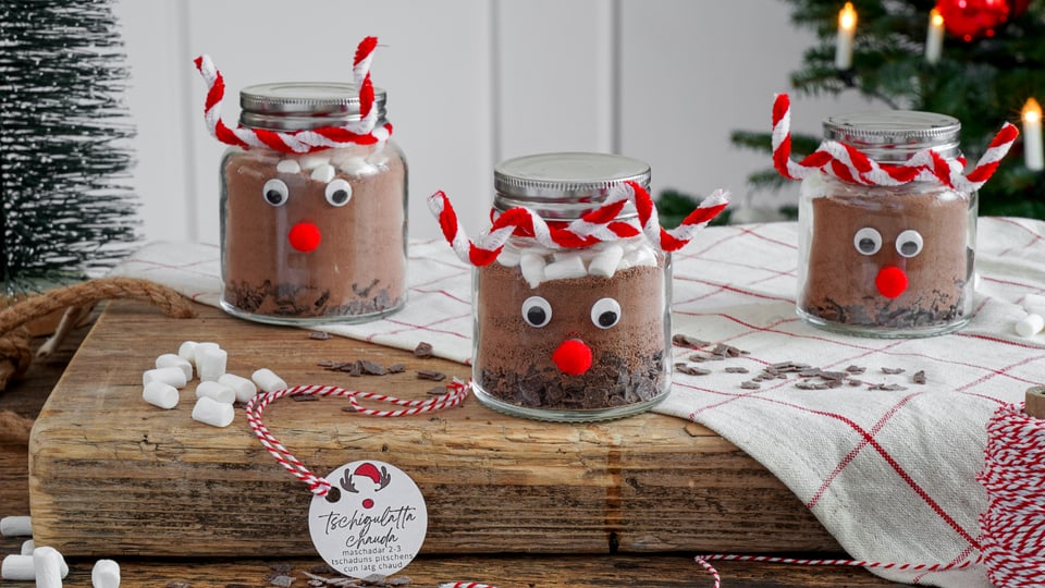 Heisse Schokolade im Glas als Geschenkidee. 