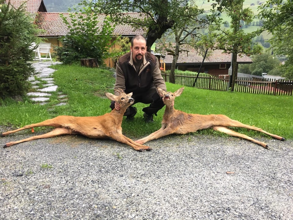 Martin Cagienard ha sajettà in furtget da 3 onns ed ina chaura da 2 onns.