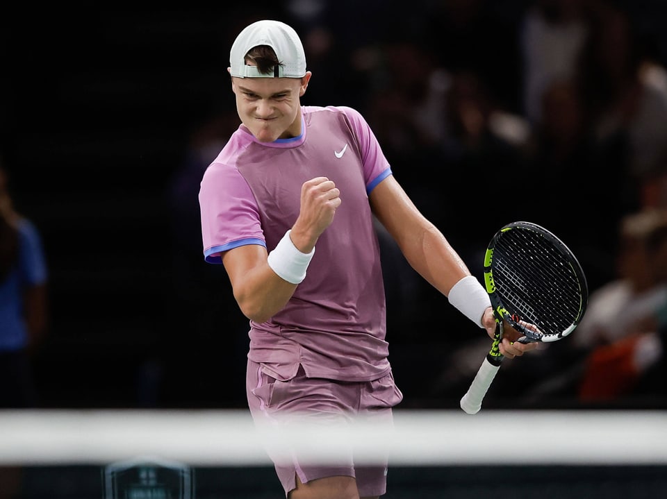 Holger Rune steht in Paris-Bercy im Halbfinal.