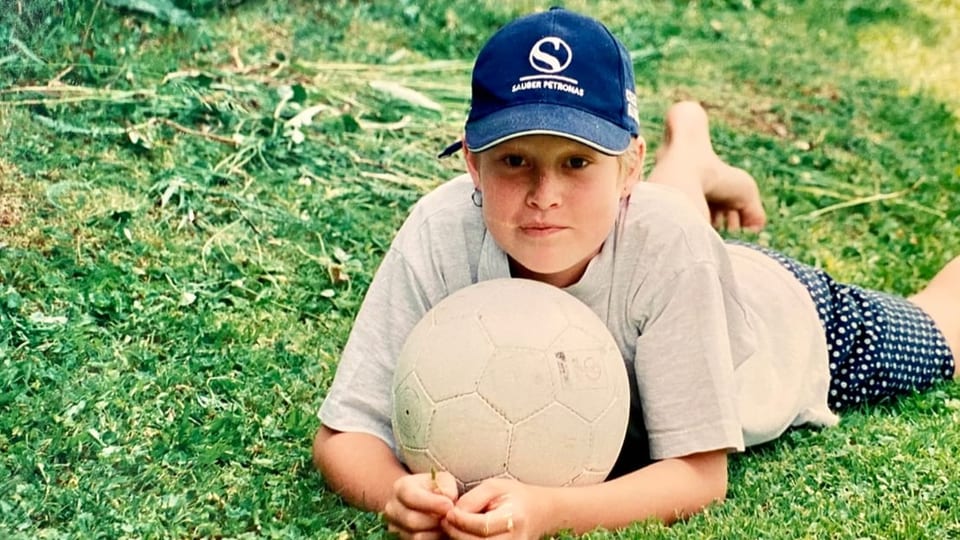 Mädchen mit Ball