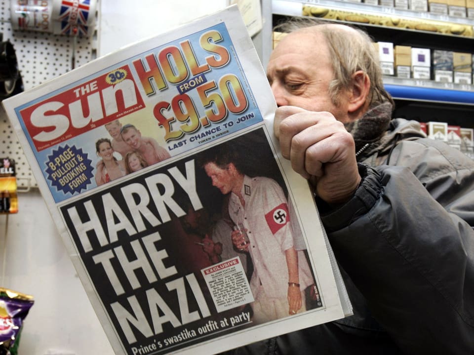 Am 13. Januar 2005 beherrschte Prinz Harrys Fehltritt die Titelseiten der internationalen Presse.