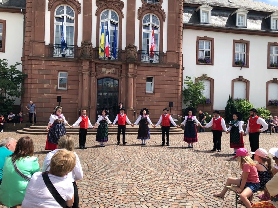 Trachtengruppe in Hagenau