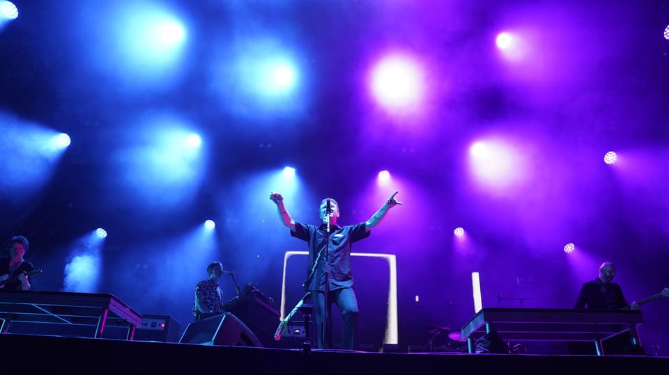 Franz Ferdinand auf der Bühne am Open Air Lumnezia.