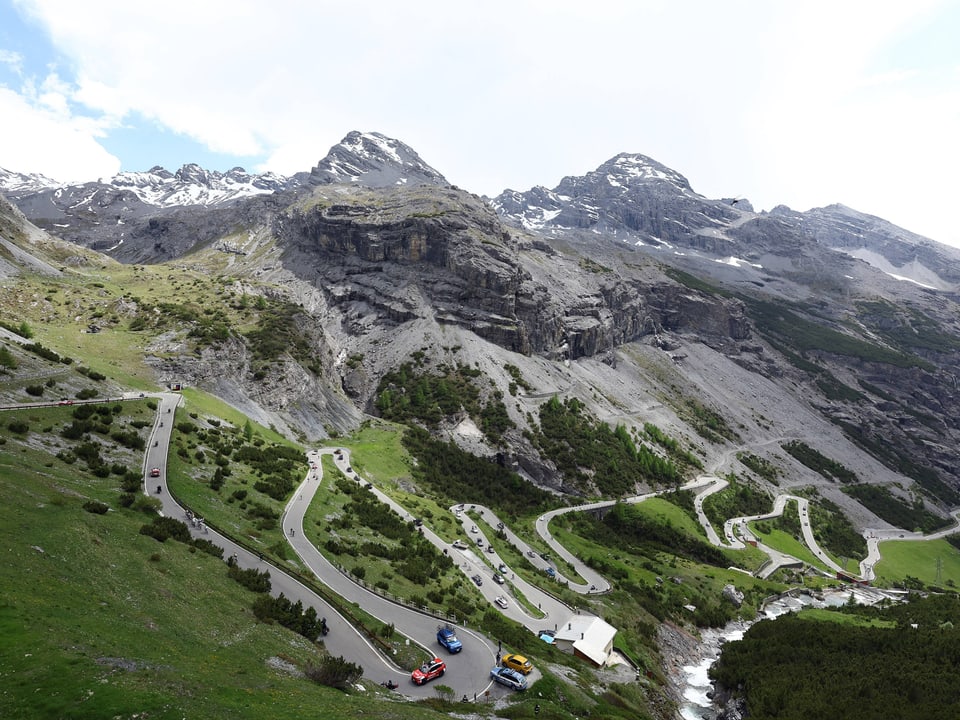 Der Passo dello Stelvio mit seinen legendären Kehren.