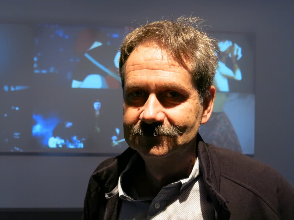 Kurt Stadelmann, der Kurator der Ausstellung im Museum für Kommunikation in Bern. 