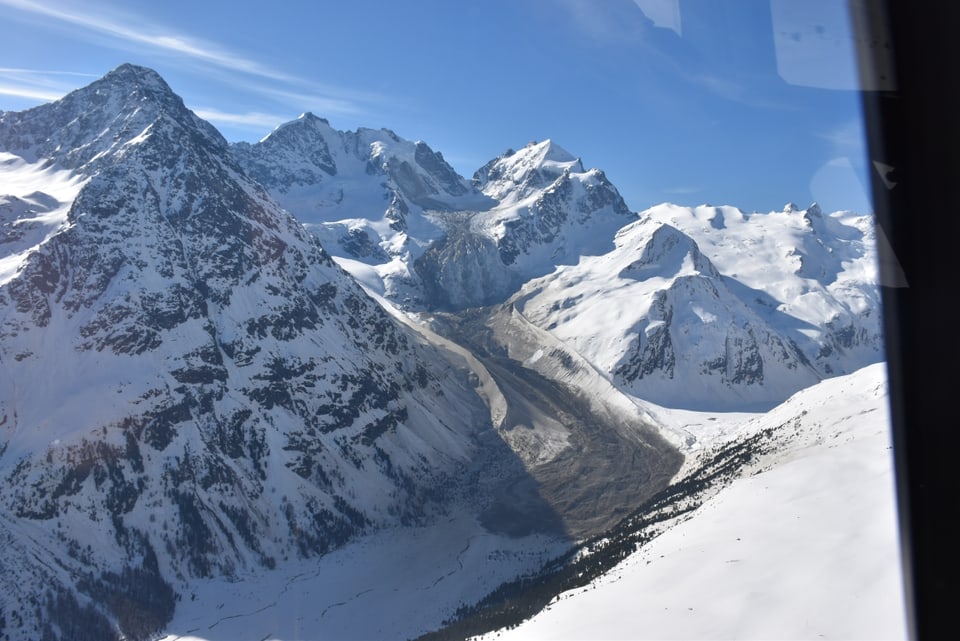 Grosse Gerölllawine in der Val Roseg.