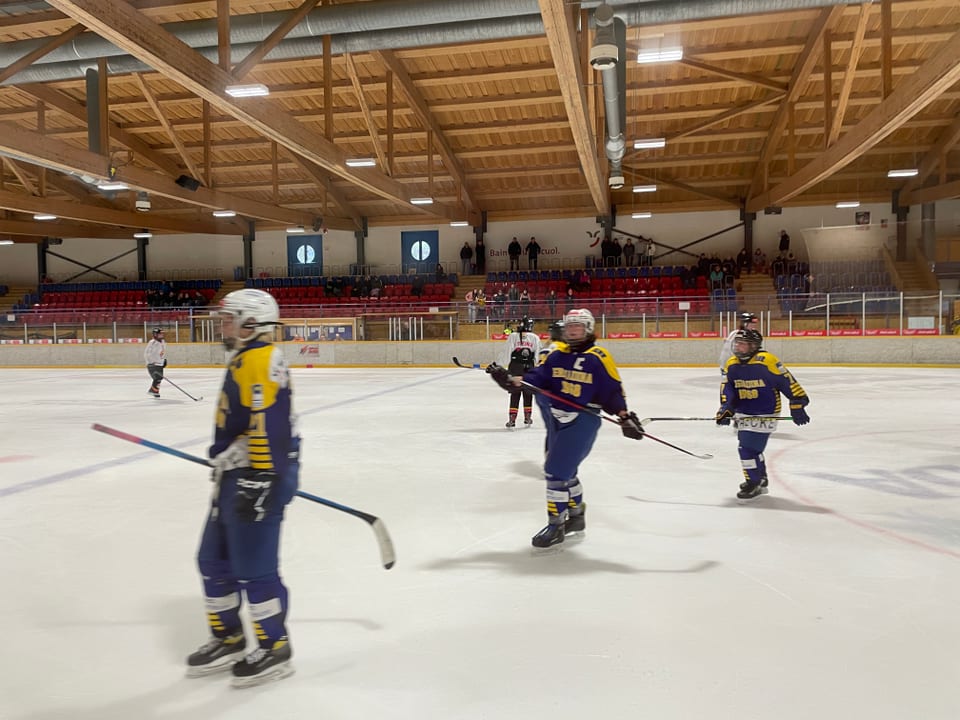 Engadiner Frauen Hockeyderby