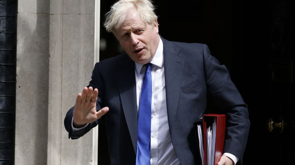 Boris Johnson raised his hand.