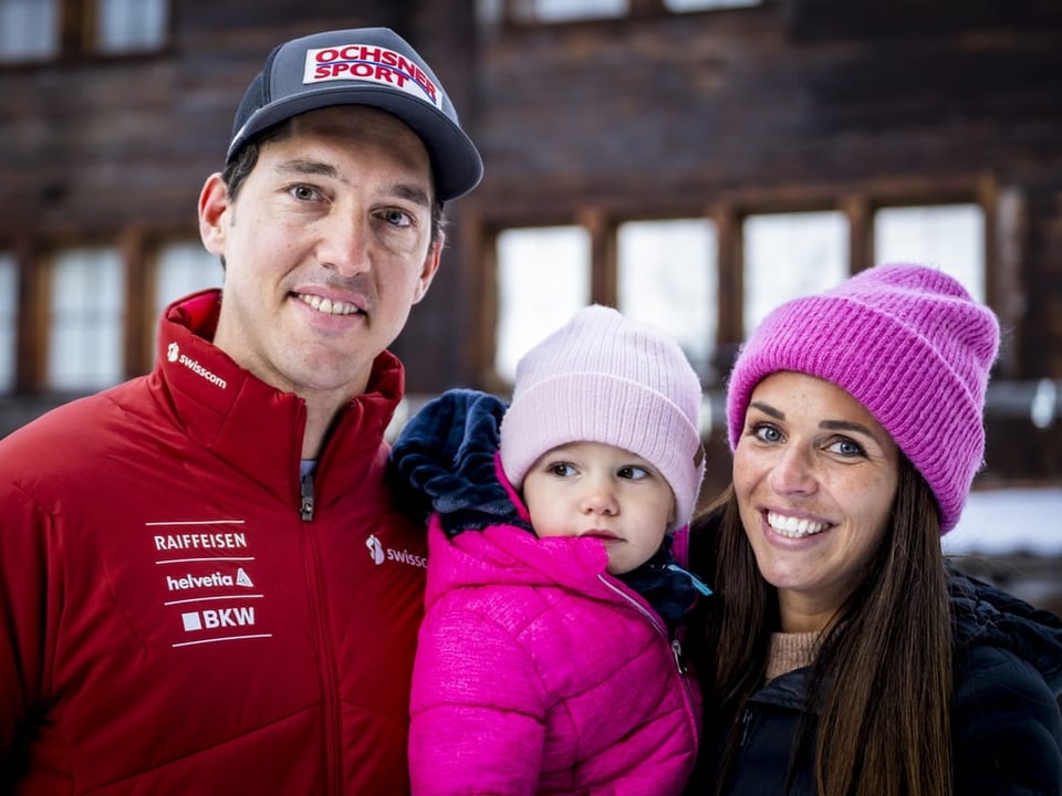 Carlo Janka mit seiner Frau und seiner kleinen Tochter.