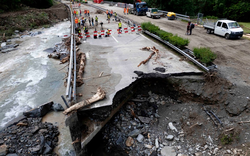 Die zerstörerische Kraft des Wassers ist sichtbar.