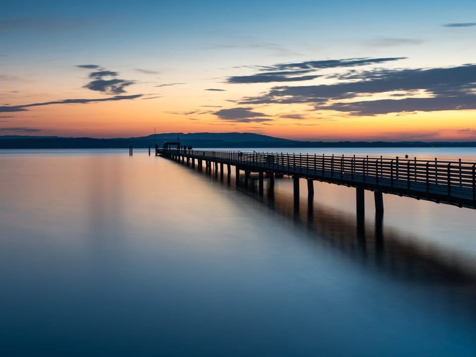 Stimmungsvoller Start in den Nationalfeiertag. Blaue Stunde um 04.15, am Bodensee in Altnau