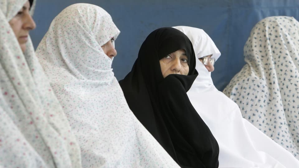 Iranische Frauen mit Kopftuch 
