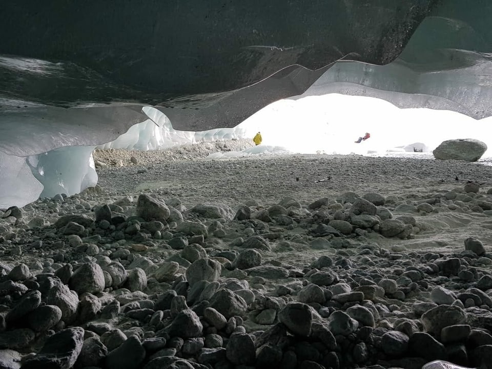 Steine beim Gletscher- Eingang.