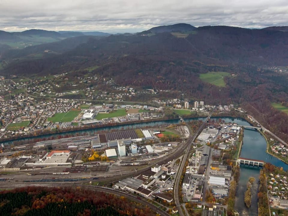 Blick auf den Hauenstein-Basistunnel, kurz nach dem Bahnhof Olten.