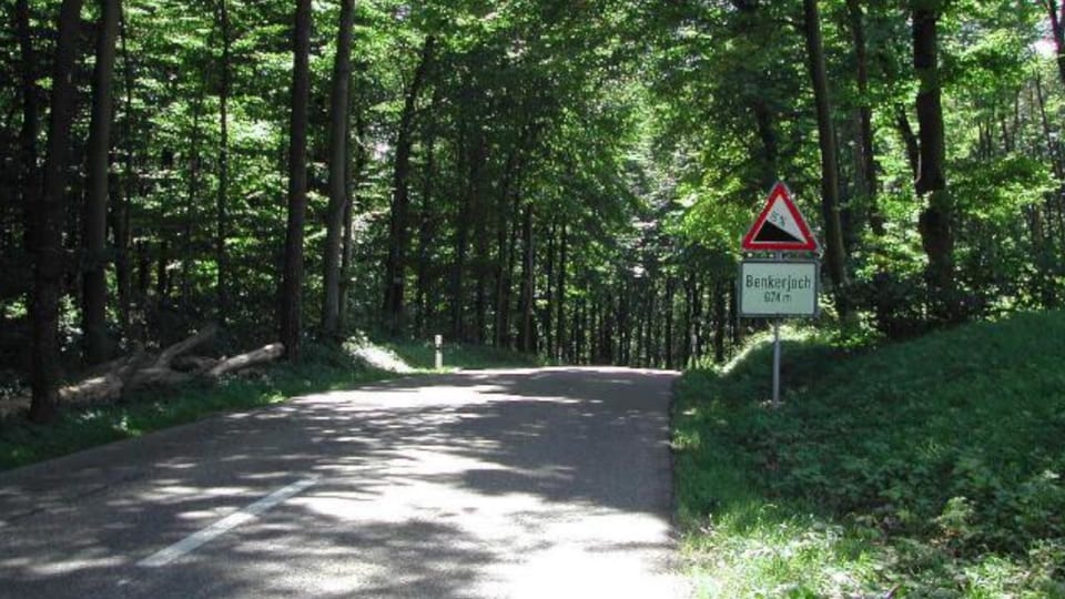 Benkerjoch Strassenschild