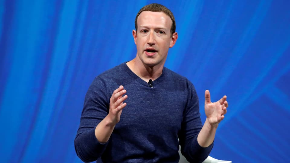 Meta-Chef Mark Zuckerberg redend an einer Konferenz.