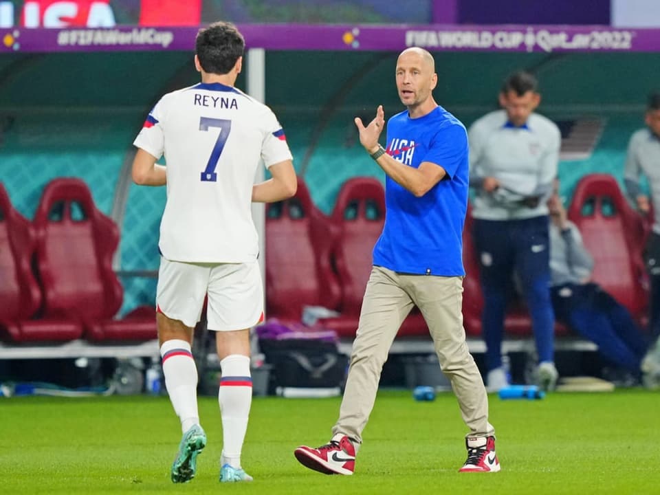 US-Spieler Giovanni Reyna und sein Trainer Gregg Berhalter.