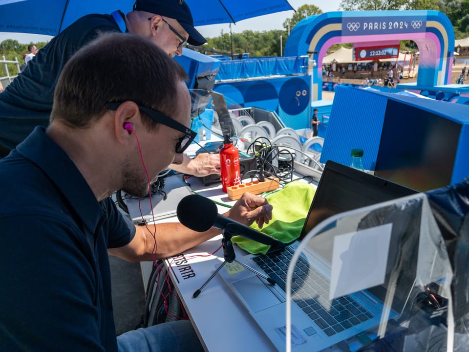 Paris 2024: Andreas Wieland beim Gespräch im Vorfeld des Rennens. 