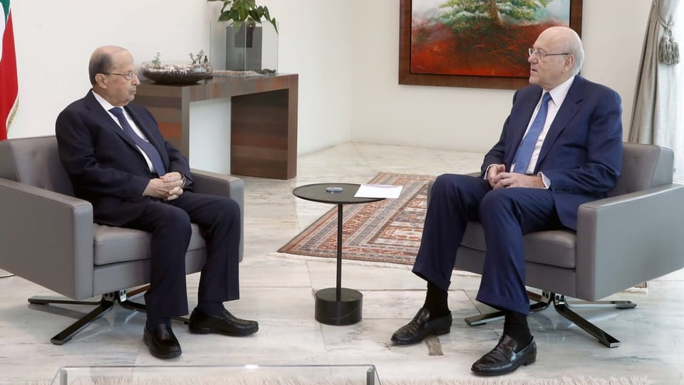 Staatschef Michel Aoun (links) und Ministerpräsident Nadschib Mikati haben sich auf ein neues Kabinett geeinigt. 