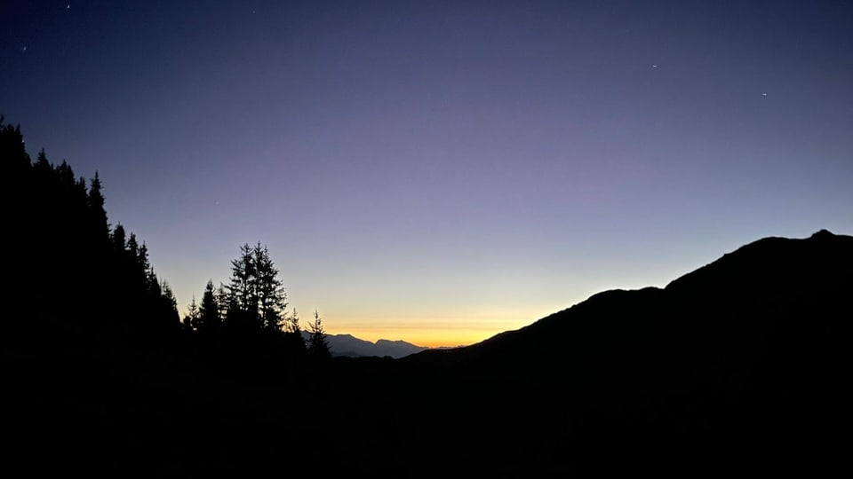 Bell'atmosfera da la saira en Val Sumvitg.