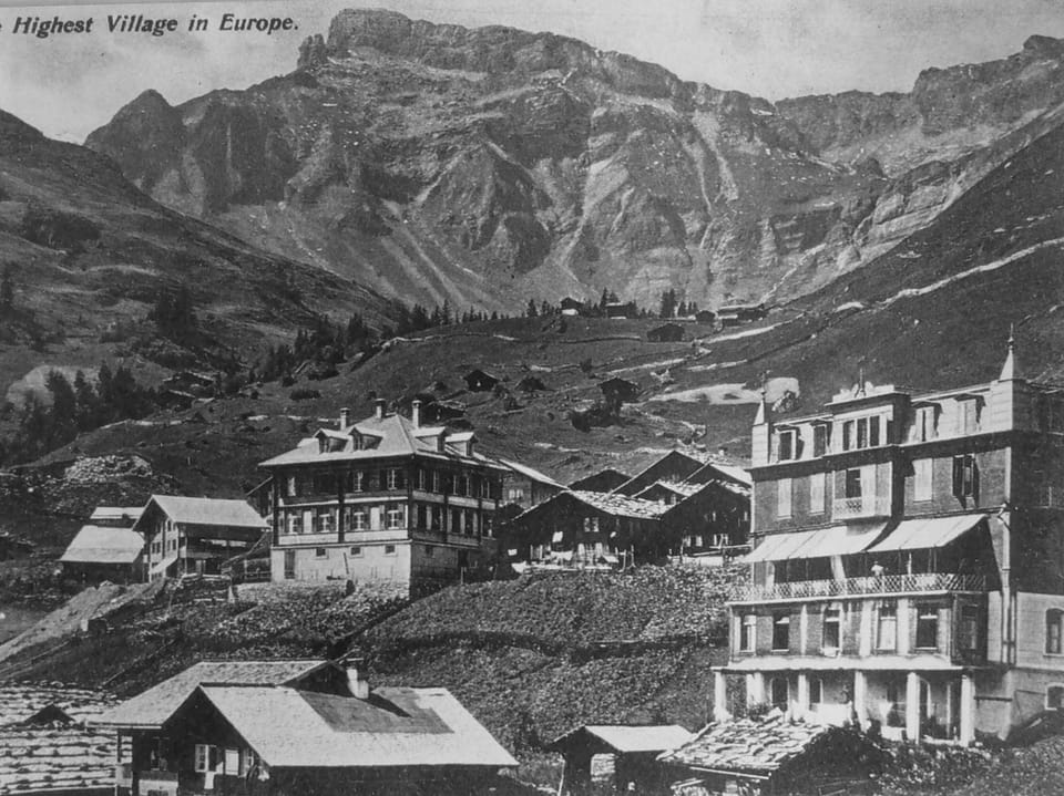 Blick auf das Hotel Regina (rechts), undadiert.