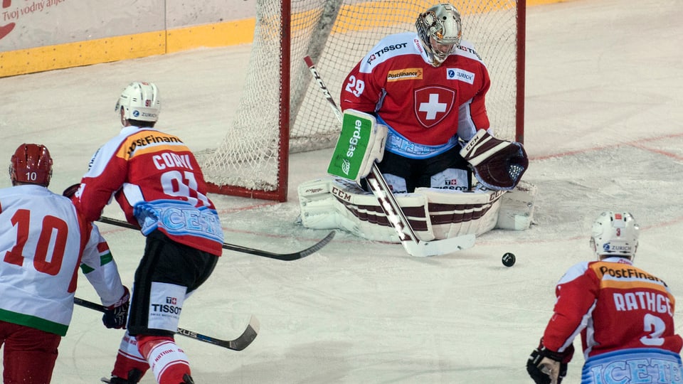 Goalie Mayer im Fokus, die Debütanten Corvi und Rathgeb 