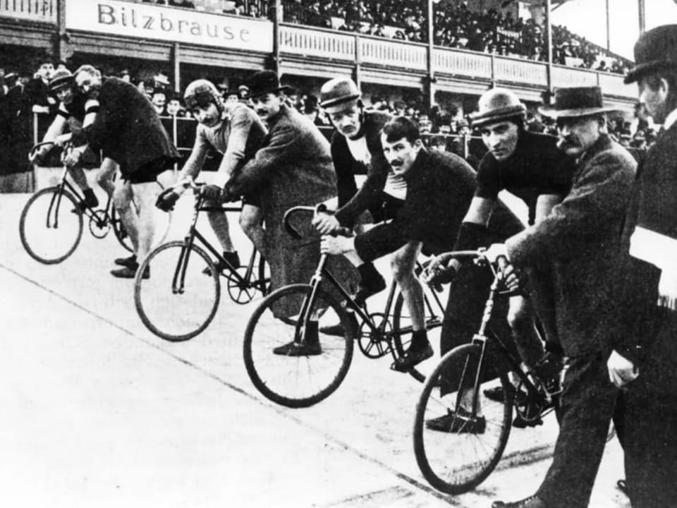 Start des ersten Rennens auf der Offenen Rennbahn Oerlikon am 25. August 1912.